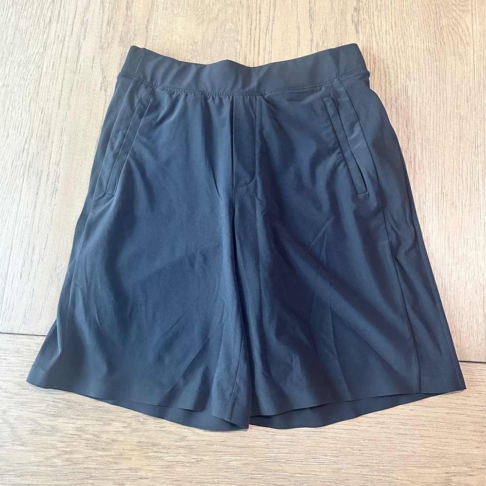 Athleta Shorts Size 2 Black Casual Travel Bermuda Walking